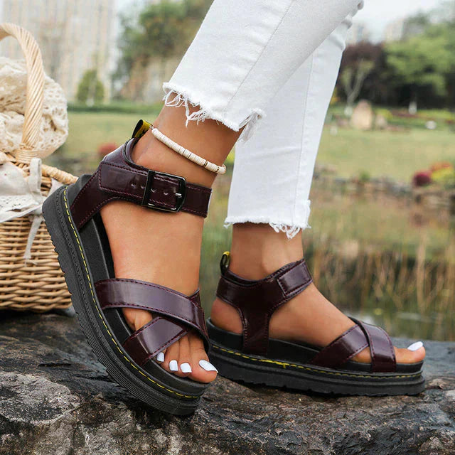 Burgundisch Sandalen Damen
mit Fußbett