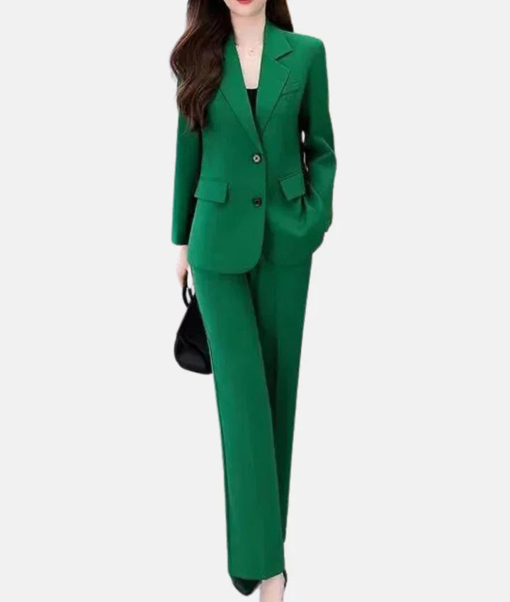 Eleganter hosenanzug mit tailliertem blazer