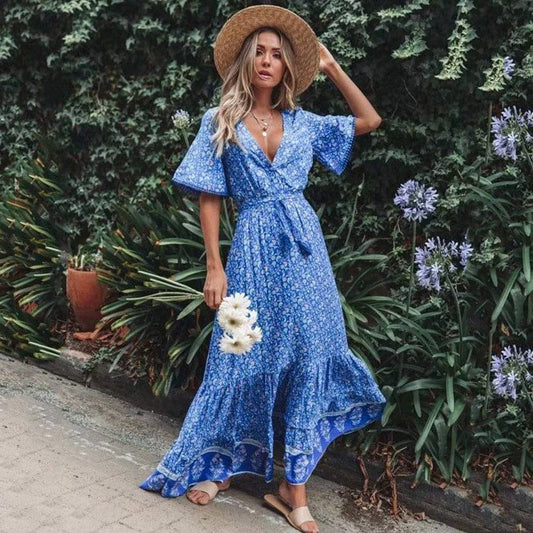 Geblümtes kleid im hippie-chic | Aerinne