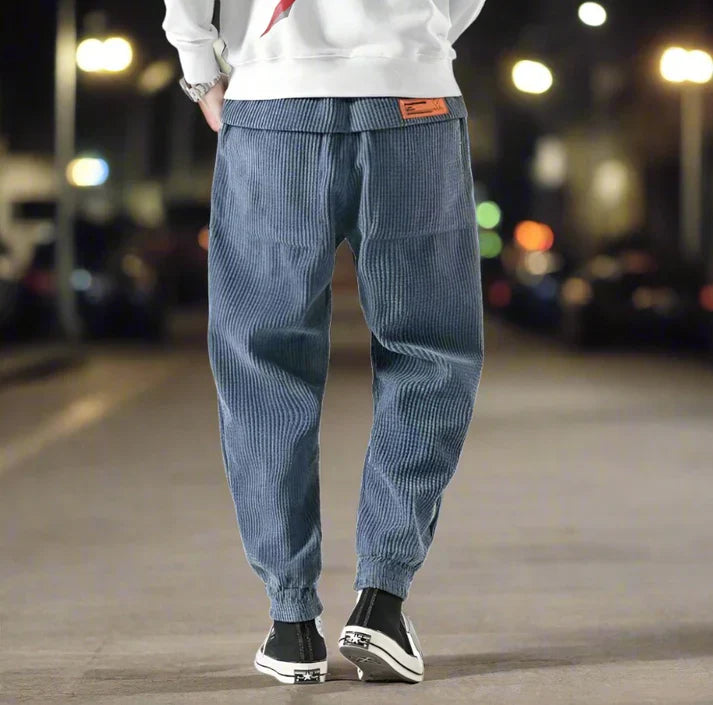 Konrad - moderne, weite cordhose